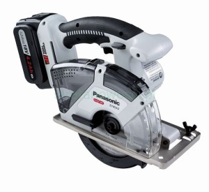 Akumulatorowa pilarka przecinarka tarczowa PANASONIC EY45A2LS2G 135 mm, 18V, 2 akumulatory 4,2Ah, walizka